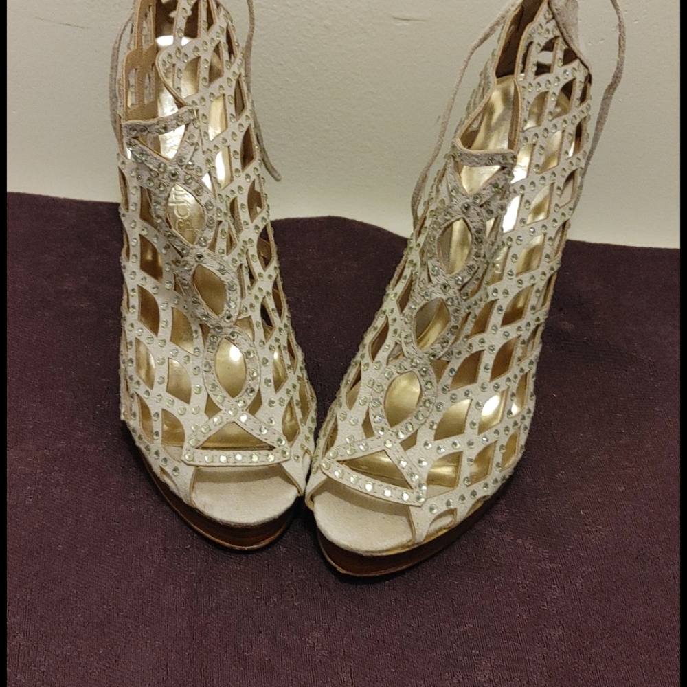 Open toe bootie